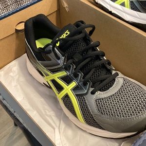 Asics shoes size 10 1/2.